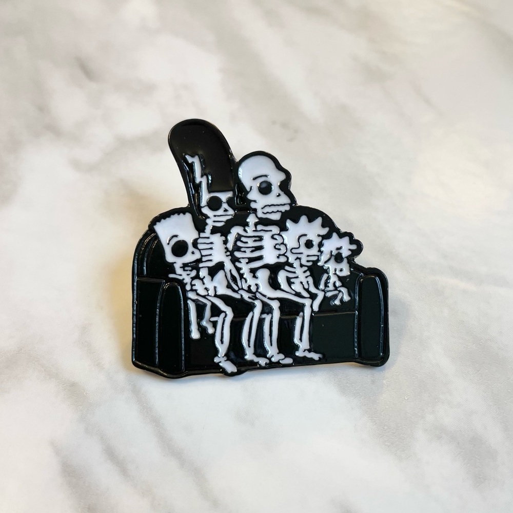 🎉 New The Simpsons X-Ray Skeleton Pin